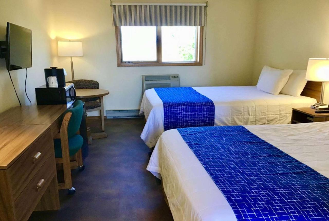 Travelodge By Wyndham Three Forks Eksteriør bilde
