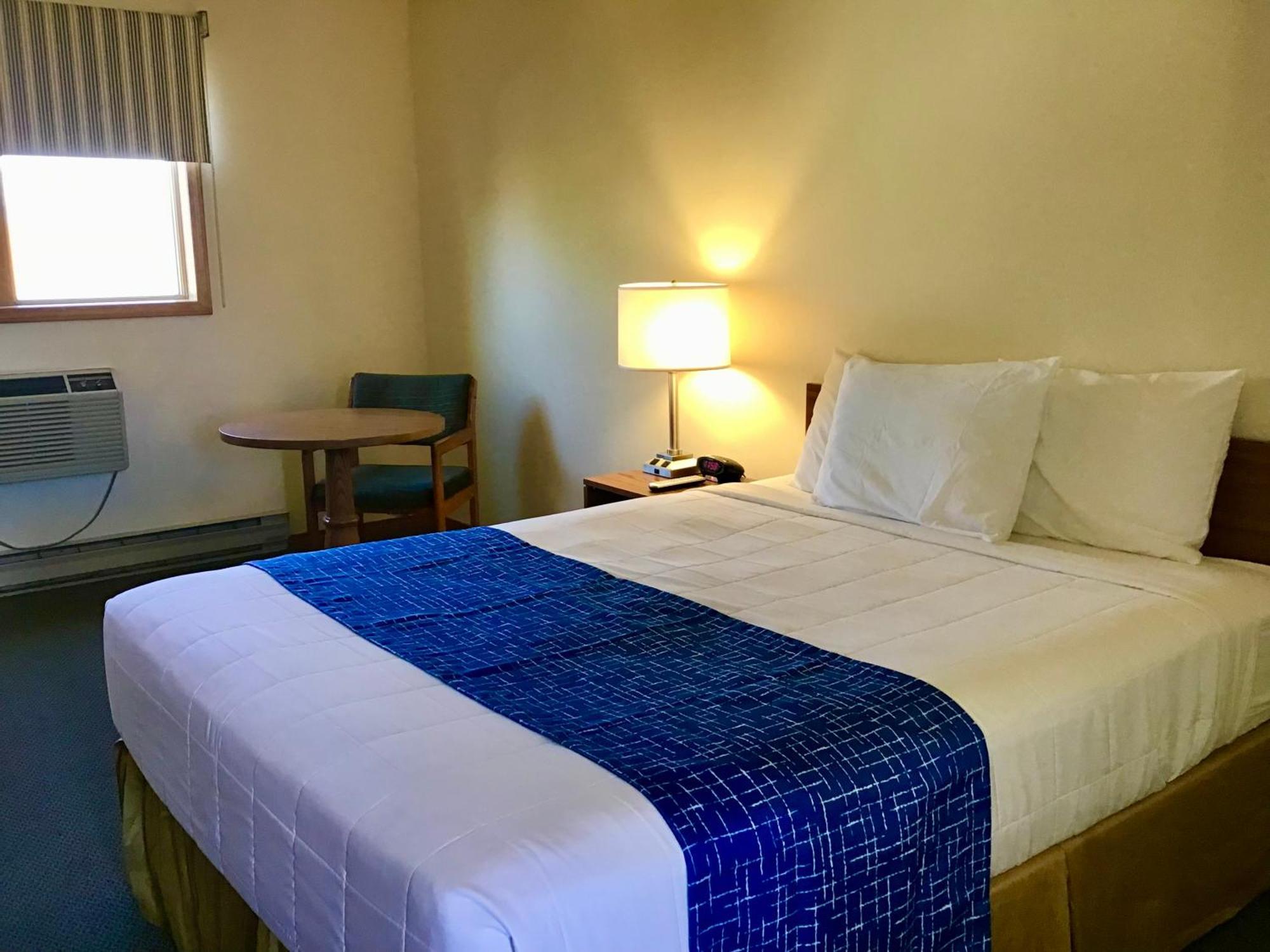 Travelodge By Wyndham Three Forks Eksteriør bilde