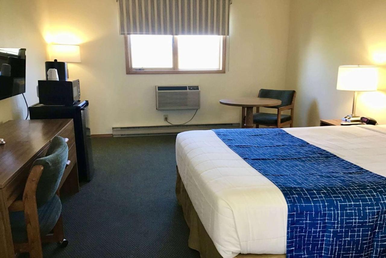 Travelodge By Wyndham Three Forks Eksteriør bilde